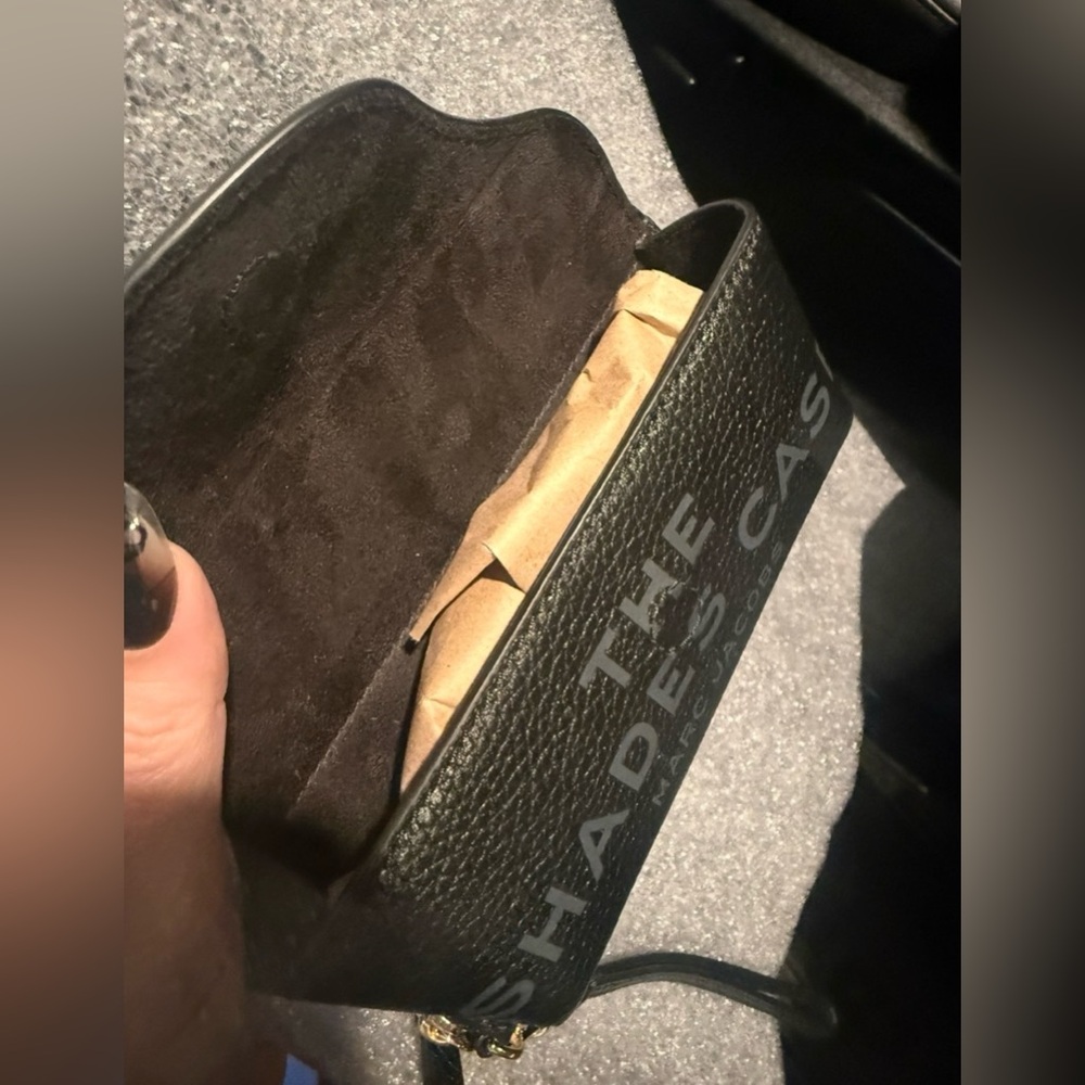 Marc Jacobs The Shades Leather Case (Black) - Picture 8 of 9